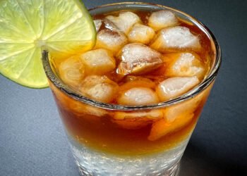 Darkish and Stormy Cocktail – Perfect Irrespective of the Climate