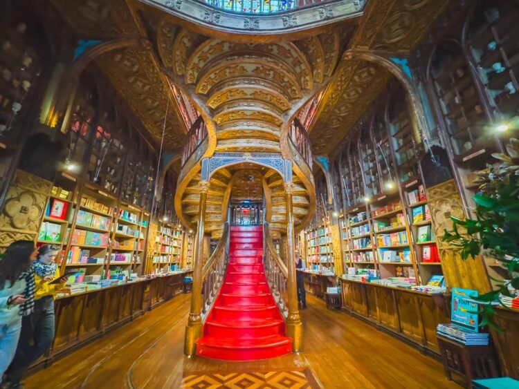 Livraria Lello, Porto: Pointers For Visiting The Maximum Stunning Book place within the Global