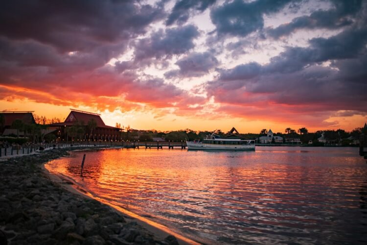 Polynesian vs. Grand Floridian – Disney Vacationer Weblog