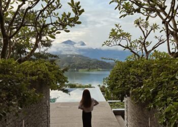 Checking in to The Lalu Solar Moon Lake