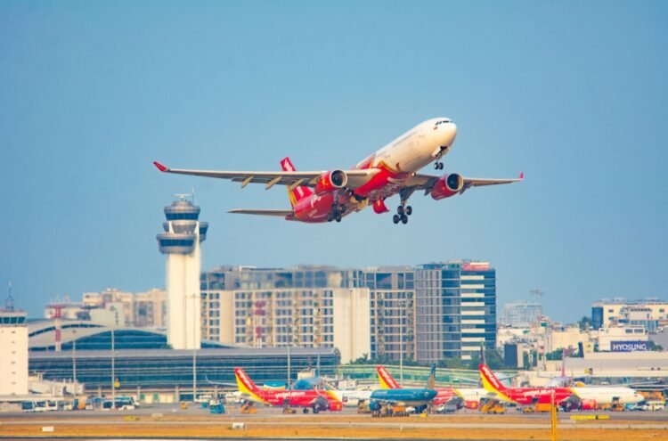 Vietjet goals 27 million passengers and a 25% dividend  payout for 2024
