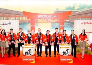 Vietjet is the one airline providing an immediate flight between Hanoi and Hiroshima