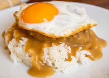Loco Moco: Loopy Scrumptious Breakfast Dish