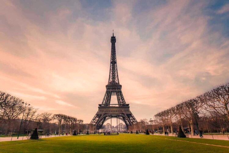 The place To Keep In Paris – Perfect Neighborhoods To Swimsuit Your Trip Taste