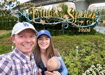 We’re LIVE From Delusion Springs! Test Out Disney’s NEW Peter Pan, Tangled & Frozen Land!