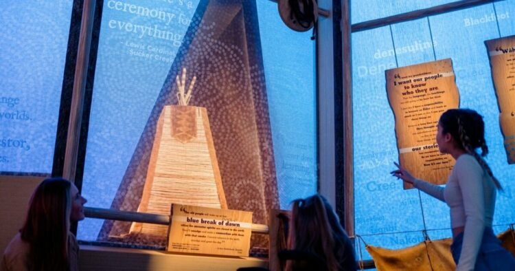 Amiskwaciy Waskahikan: Indigenous Stories in Edmonton