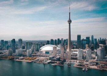 The Easiest One Day in Toronto Itinerary For 2024