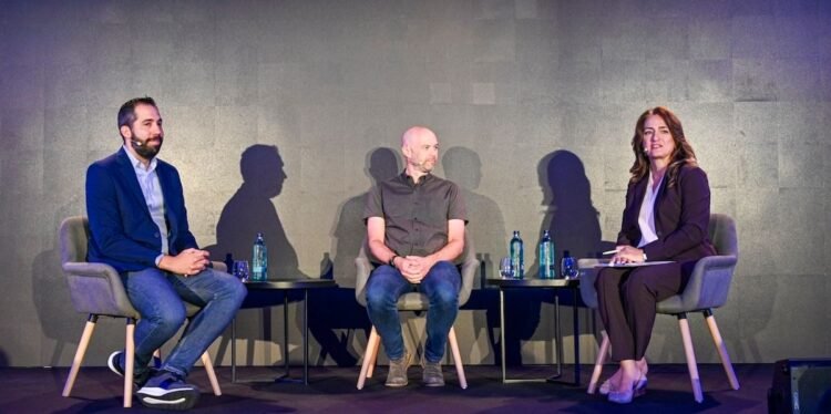 Reserving.com and Flight Centre on measuring generative AI’s efforts to make trip higher