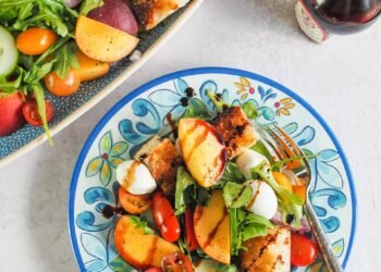 Peach Panzanella Salad – The Commute Chunk