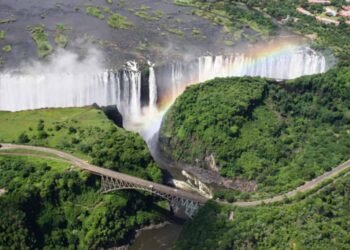 3-Day Victoria Falls Itinerary: Zambia, Zimbabwe and Botswana