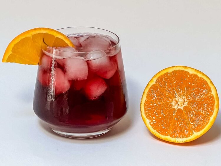Tinto de Verano: Spanish Summer time Cocktail