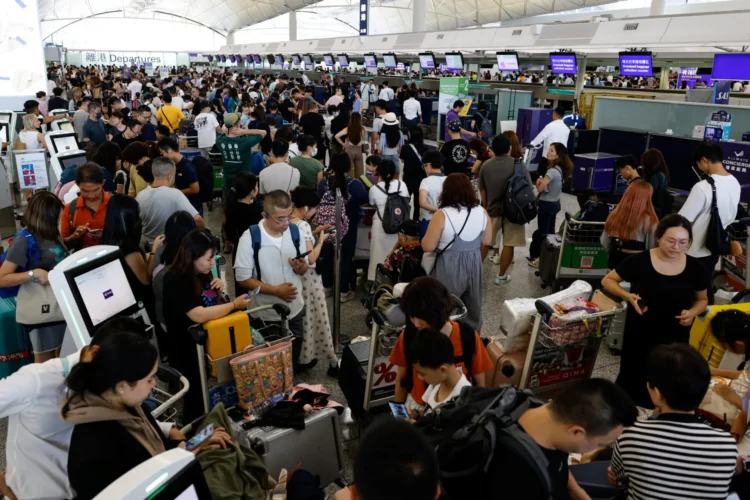 Will air passengers suffering from the nineteen July outage obtain any repayment?