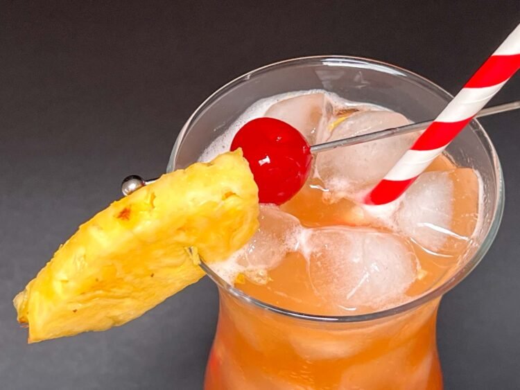 12 Refreshing Rum Cocktails to Sip at House
