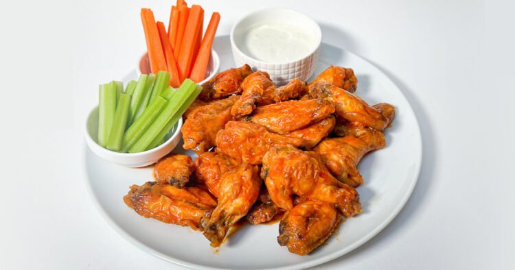 Baked Buffalo Rooster Wings: Simple, Mess-Unfastened Recipe