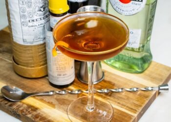 Refined Sipper with a Contact of Intrigue