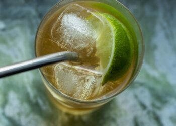 Crafting the Superb Whiskey Ginger at House