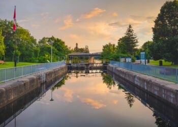 A Boating Novice at the Trent-Severn Waterway: Driving the River With Le Boat