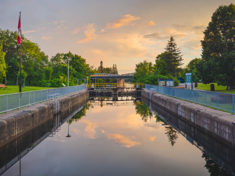 A Boating Novice at the Trent-Severn Waterway: Driving the River With Le Boat