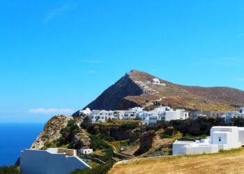 The 8 Absolute best Cyclades Islands to Talk over with This Summer time