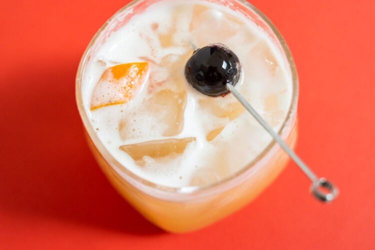 Vintage Cocktails With Antique Vibes