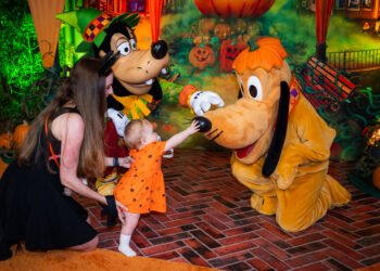 Pictures of New Persona Costumes & Crowds for Halloween 2024 at Disneyland