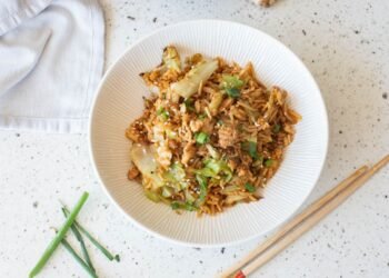 The way to Make Egg Fried Rice Like Chinese language Takeaway