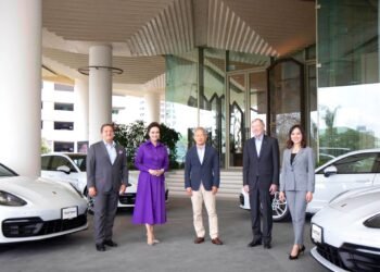 Dusit Thani Bangkok and Porsche introduce luxurious limo provider for visitors