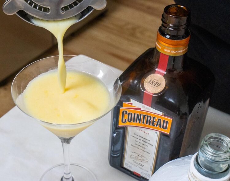 This Orange Creamsicle Cocktail Is for Grown-Ups Handiest