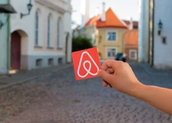 Chesky on Airbnb’s long run in commute and past