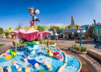 Disneyland Park Opening Technique & Rope Drop Pointers