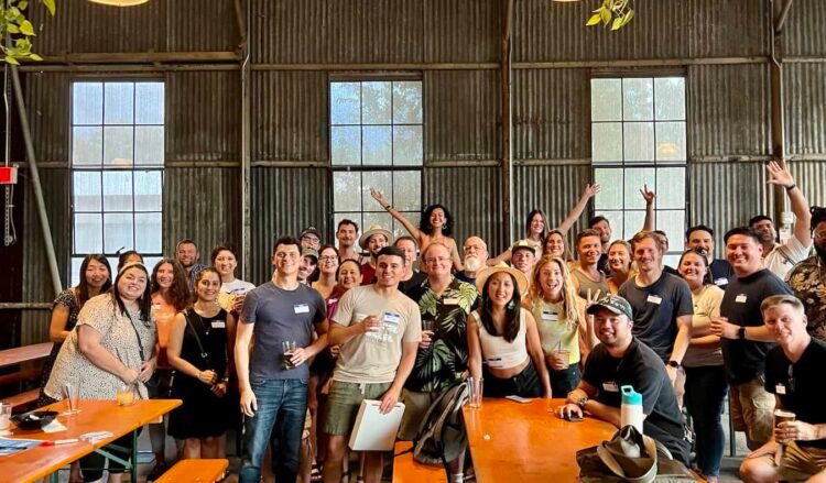 Tips on how to Use Fb Teams to Meet Different Vacationers