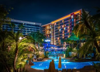 Halloween & Christmas 2024 Reductions on Motels of Disneyland Lodge