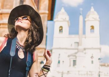 7 Trip Tech Necessities for World Vacationers