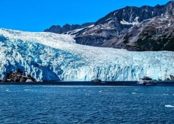 The Magic of a Day Cruise at Kenai Fjords Nationwide Park, Alaska