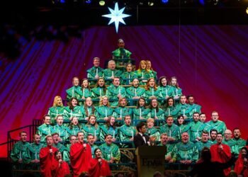 2024 Candlelight Processional at EPCOT: Dates, Data & Pointers