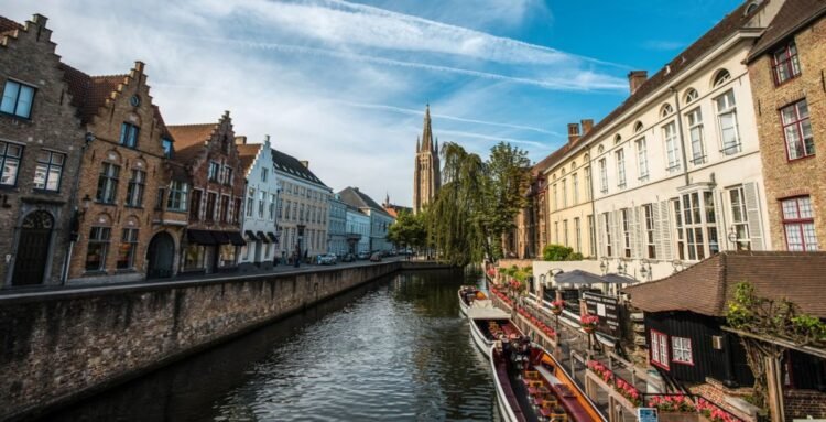 Resort tech supplier RoomRaccoon acquires Lobbi PMS