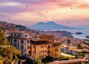 Naples Faces Housing Disaster because of Quick-term Leases