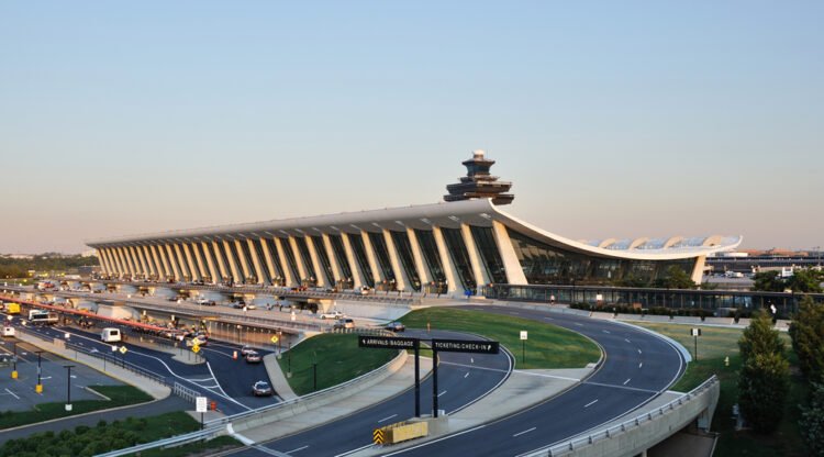 United to speculate greater than part a billion-dollars on Washington Dulles Hub