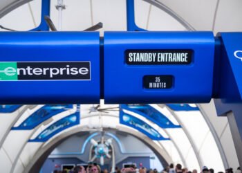 Shorter Standby Traces AND Lightning Lanes at Disney International?!