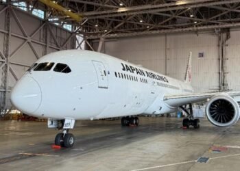 Japan Airways takes the sector’s first airplane with large-scale riblet coating to the skies