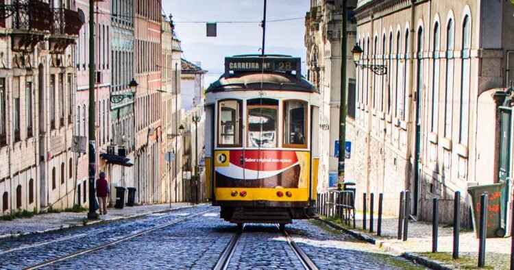 16 Issues We Love and Hate about Residing in Portugal