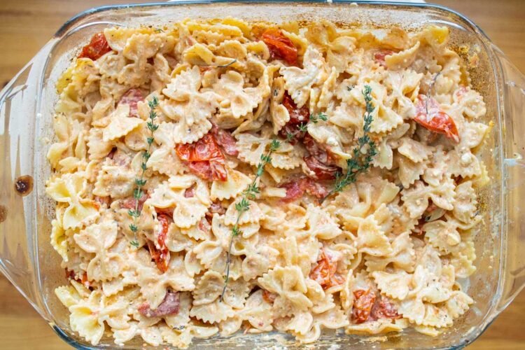 Baked Feta Pasta: Dinner Winner