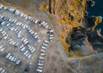 Do vacationers attach overtourism and sustainability?