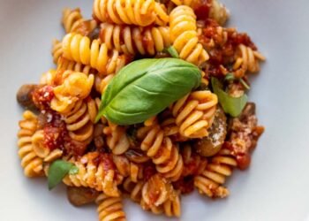 Mushroom Tomato Pasta: Tasty & Meat-Unfastened