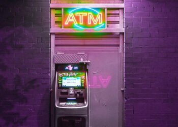 Find out how to Keep away from Paying Financial institution Charges Whilst Touring (Up to date 2025)