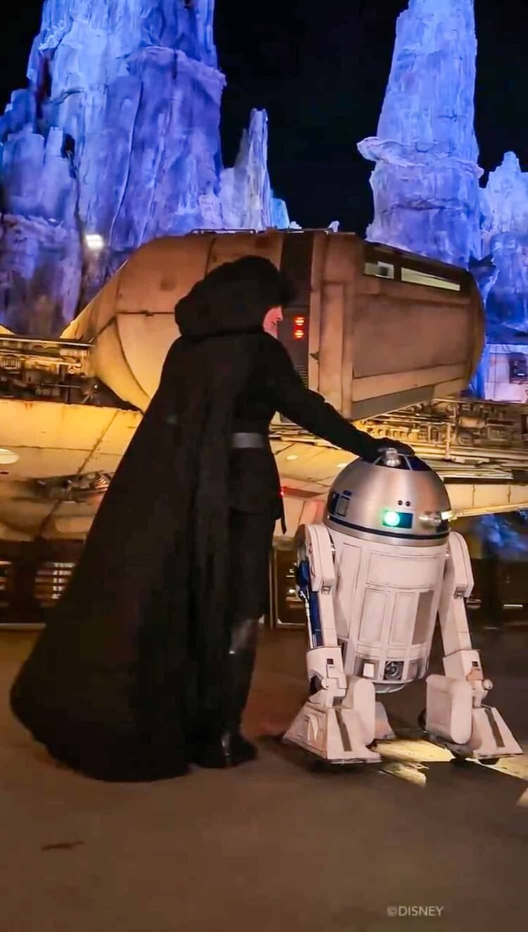 Disney Teases Luke Skywalker Coming to Famous person Wars Galaxy’s Edge!