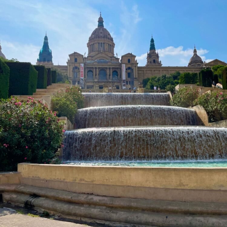 22 Well-known Landmarks in Barcelona