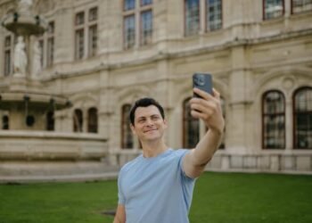 A Complete eSIM for Vacationers