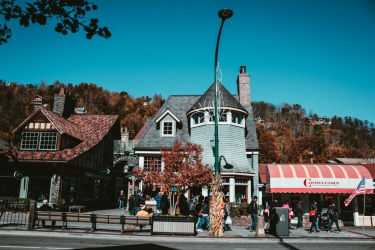 Best Issues to Do in Gatlinburg, TN for {Couples} on a Romantic Getaway