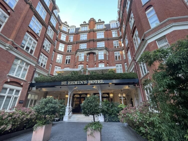 Exploring the Magnificence & Intrigue of St. Ermin’s Resort London